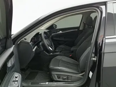 Volkswagen Passat 2023, 25000 км, за 103800 CNY - фото 10