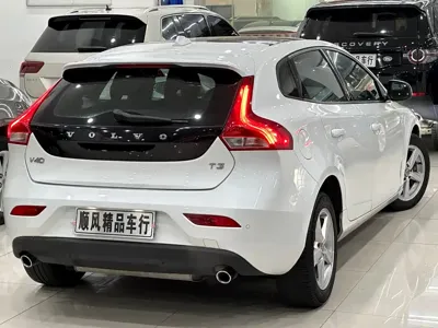Volvo V40 2016, 50000 км, за 48000 CNY