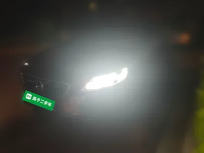 Volvo V40 · 2017 год