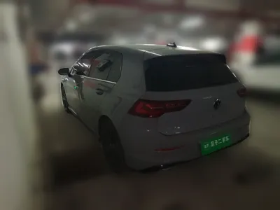 Volkswagen Golf 2021, 54300 км, за 98903.66 CNY