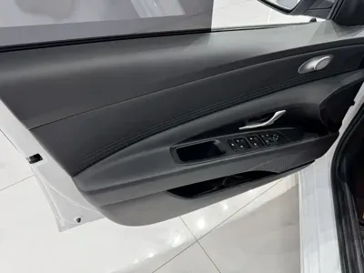 Hyundai Elantra 2023, 20000 км, за 82800 CNY - фото 8
