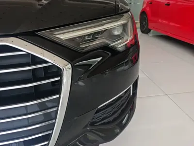 Audi A6L 2022, 80700 км, за 212100 CNY - фото 24