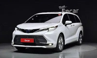 Toyota Sienna · 2022 год