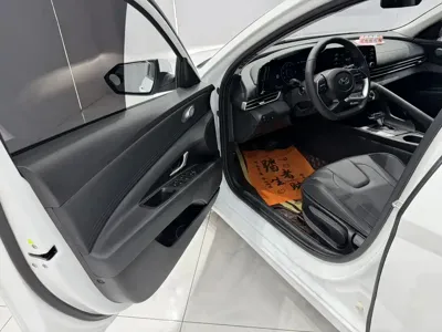 Hyundai Elantra 2023, 20000 км, за 82800 CNY - фото 7