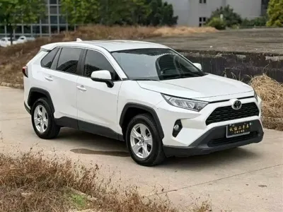 Toyota RAV4 2021, 20000 км, за 90000 CNY