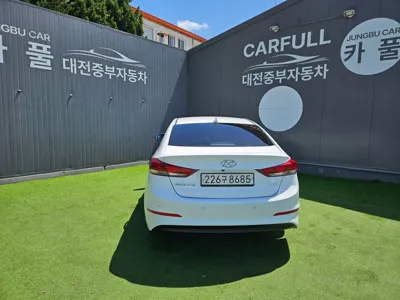 Hyundai Avante 2017, 110000 км, за 6900000 KRW