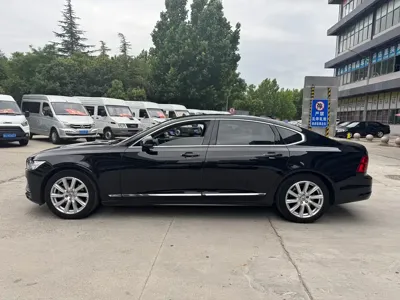 Volvo S90 2020, 130000 км, за 118000 CNY