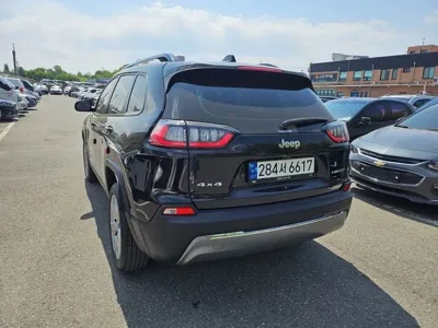 Jeep Cherokee 2022, 37310 км, за 19800000 KRW