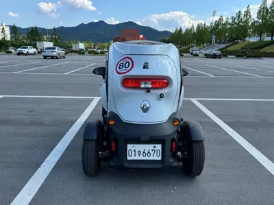 Renault-KoreaSamsung Twizy 2019, 2852 км, за 2000000 KRW