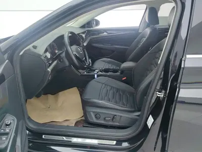 Volkswagen Passat 2021, 70900 км, за 98000 CNY - фото 9