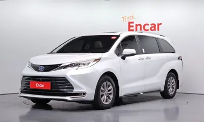 Toyota Sienna · 2024 год