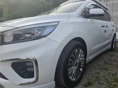 Kia Canival · 2017 год