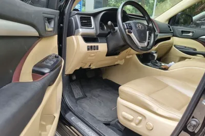 Toyota Highlander 2015, 140300 км, за 96505.63 CNY - фото 13