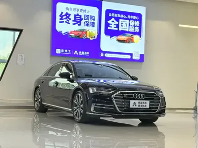 Audi A8 2021, 68000 км, за 456800 CNY