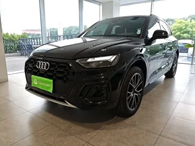 Audi Q5L 2024, 6200 км, за 251100 CNY
