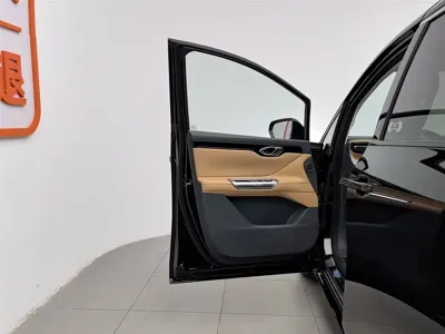 GAC Motor 传祺E8 PHEV 2024, 36500 км, за 134800 CNY - фото 8