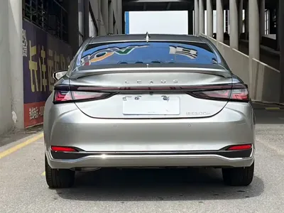 Lexus ES 2025, 13000 км, за 283000 CNY