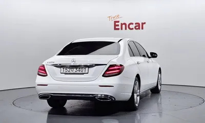 Mercedes-Benz E-Class 2018, 139254 км, за 20900000 KRW