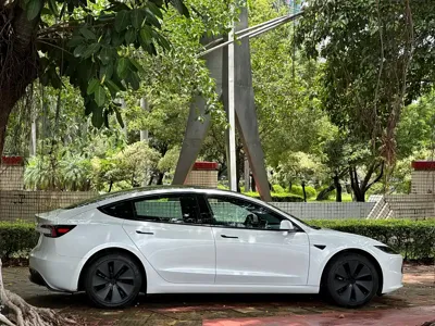 Tesla Model 3 2026, 4000 км, за 201800 CNY - фото 5