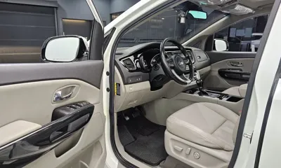 Kia Canival 2016, 75941 км, за 13800000 KRW - фото 10