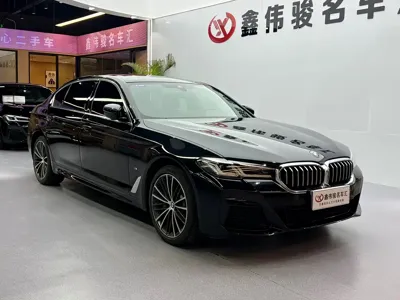 BMW 5 Series 2023, 34000 км, за 245799 CNY