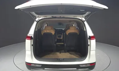Kia Canival 2023, 71105 км, за 25200000 KRW - фото 20