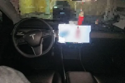 Tesla Model 3 2019, 105100 км, за 104830.47 CNY - фото 18