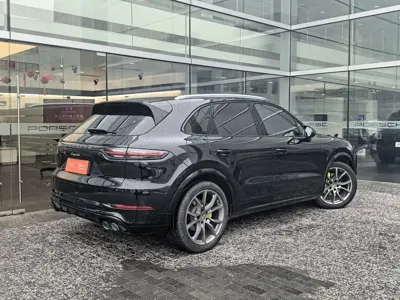 Porsche Cayenne Hybrid 2023, 57000 км, за 438000 CNY - фото 6