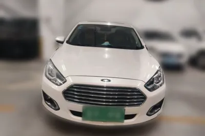 Ford Escort 2015, 59600 км, за 36532.29 CNY