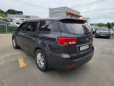 Kia Canival 2017, 81000 км, за 8800000 KRW