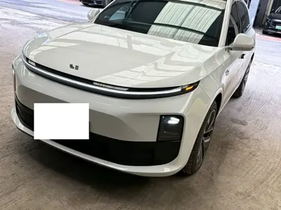 Li Auto Li L6 · 2025 год