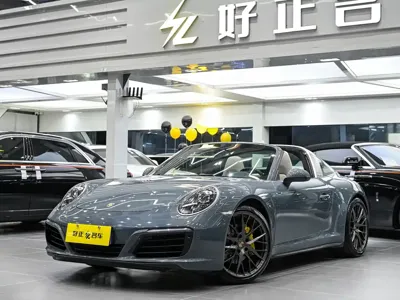 Porsche 911 · 2018 год