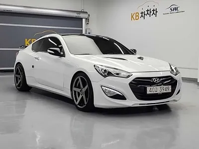 Hyundai Genesis 2013, 180000 км, за 8900000 KRW