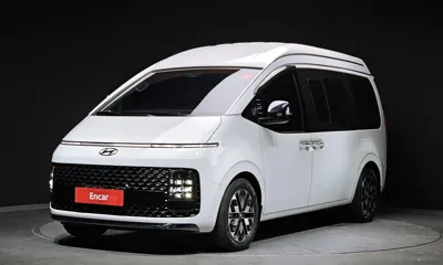 Hyundai Staria · 2023 год