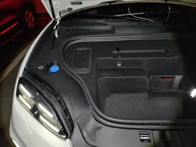 Porsche Macan EV 2026, 4200 км, за 434000 CNY - фото 21