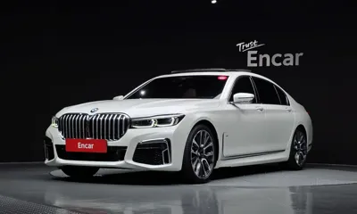 BMW 7-Series · 2022 год