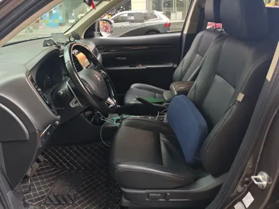 Mitsubishi Outlander 2016, 145400 км, за 45014.56 CNY - фото 16