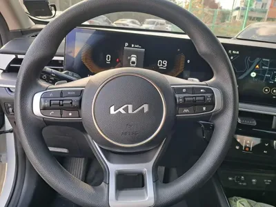Kia K5 2025, 5638 км, за 25510000 KRW - фото 9