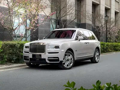Rolls-Royce Cullinan · 2022 год