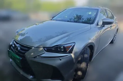 Lexus IS · 2017 год