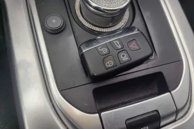 Land Rover Discovery Sport 2016, 108000 км, за 76943.96 CNY - фото 17