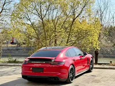 Porsche Panamera 2019, 57000 км, за 459799 CNY