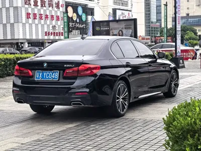 BMW 5 Series 2019, 60000 км, за 169800 CNY