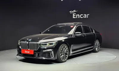 BMW 7-Series · 2020 год