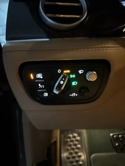 Bentley Bentayga 2018, 99638 км, за 86000000 KRW - фото 11