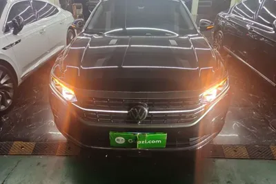 Volkswagen Passat 2024, 61900 км, за 138372.66 CNY