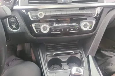 BMW 3 Series 2019, 90100 км, за 104514.28 CNY - фото 15