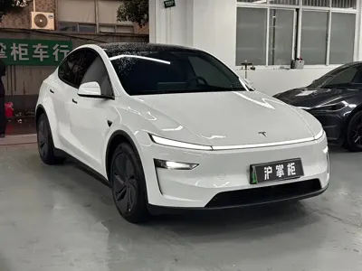 Tesla Model Y 2025, 6200 км, за 278000 CNY