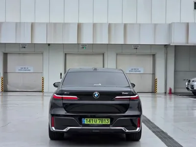 BMW 7-Series 2024, 37455 км, за 111000000 KRW