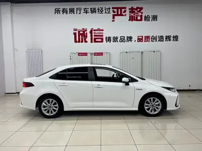 Toyota Corolla 2023, 8900 км, за 98800 CNY